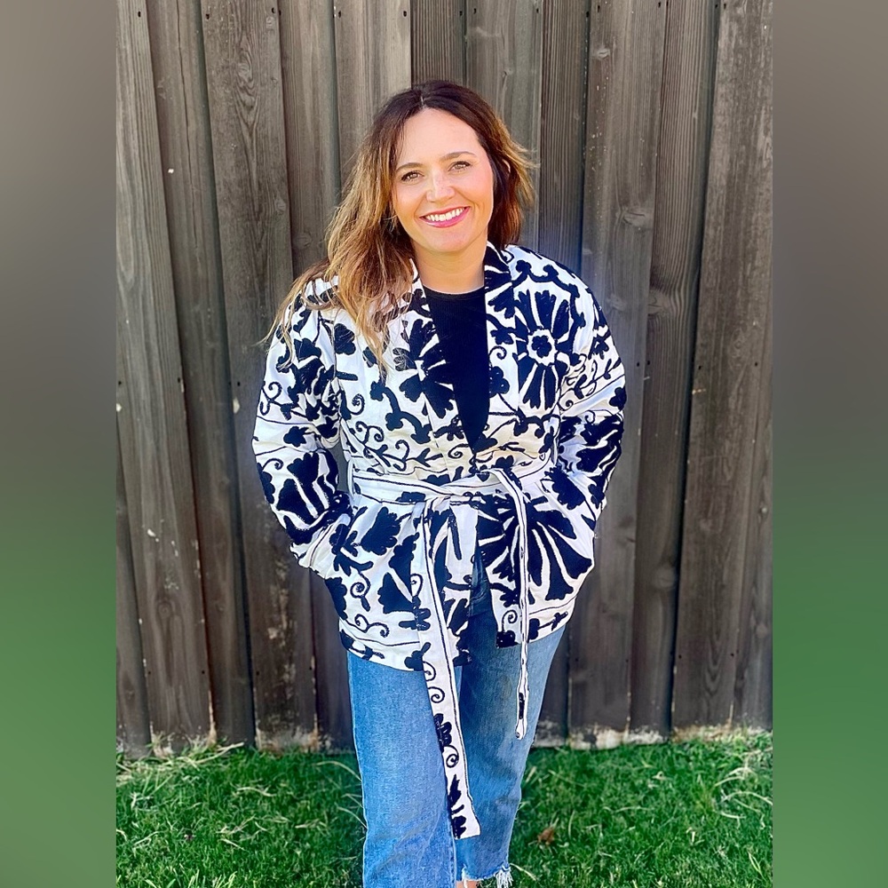Embroidered Floral Jacket - Picture 3 of 7